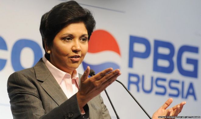 Генеральный директор PepsiCo Индра Ноуи выступает на официальном открытии завода по розливу PepsiCo недалеко от Москвы в Домодедово 8 июля 2009 года