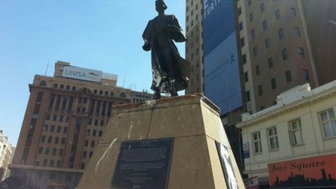 Статуя Махатмы Ганди в центре Йоханнесбурга