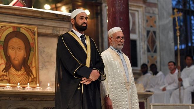 Imam Sami Salem (L) and Imam Mohammed ben Mohammed (R) wakiwa Santa Maria church in Rome