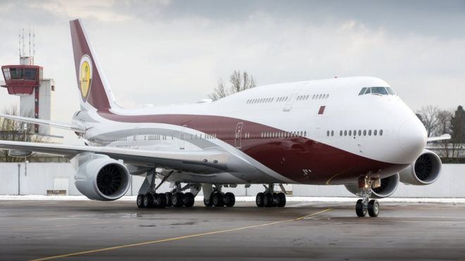 Катар Amiri Flight Boeing 747-8 BBJ (VQ-BSK) самолет, припаркованный в международном аэропорту Цюриха (27 января 2015 года)