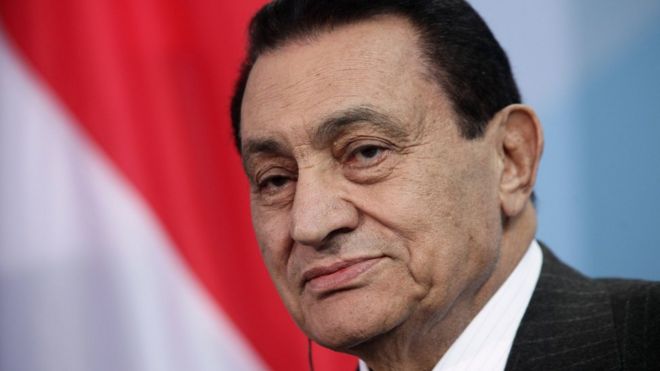 وثائق سرية بريطانية: مبارك قبل طلب أمريكا توطين فلسطينيين بمصر مقابل إطار لتسوية شاملة للصراع مع إسرائيل _98990400_mediaitem98990399