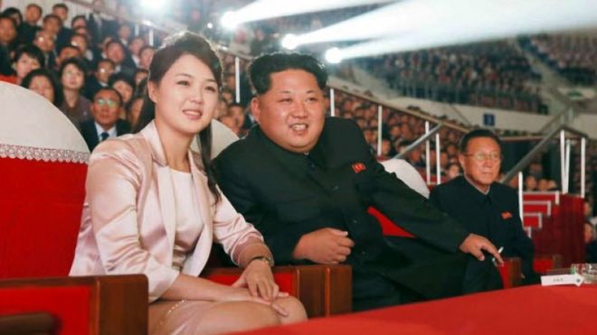 Северокорейский лидер Ким и его жена