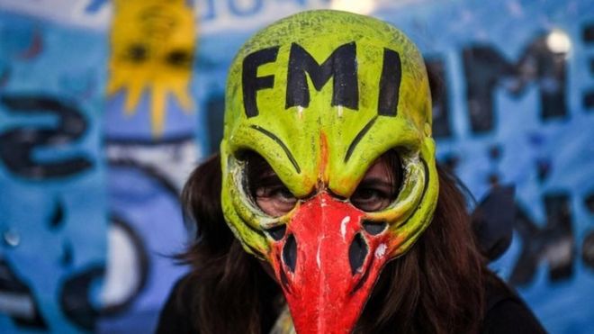 Una mujer protesta contra el FMI en Buenos Aires, el 9 de mayo de 2018