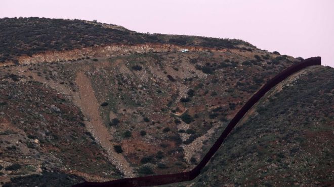 Ограждение границы с мексиканской стороны американо-мексиканской границы