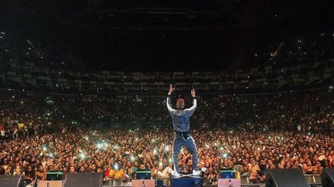 MONEY GOOD OO!! See The Huge Amount The Jacket Wizkid Wore For His 02 Arena  Performance Cost » Naijaloaded