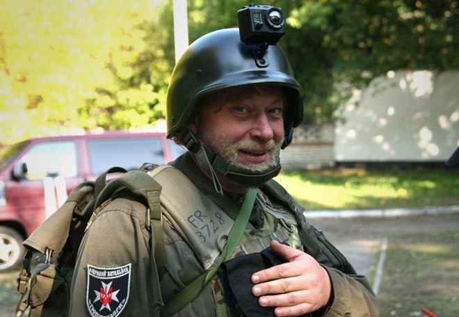 Oleksiy Tsymbaliuk vestido de militar