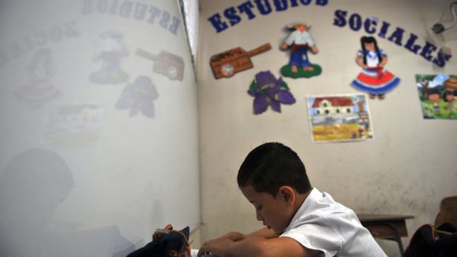 Costa Rica está cerrando escuelas por falta de alumnos (Foto AFP)