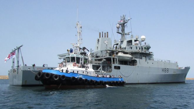HMS Enterprise эвакуирует людей из Ливии