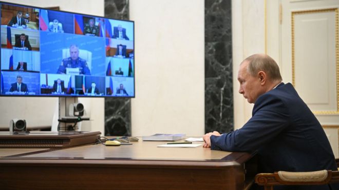 O presidente russo Vladimir Putin em reunião ministerial