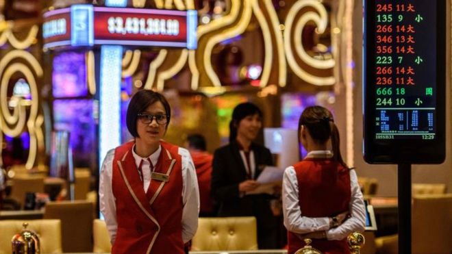 Cassinos em Macau continuam abertos após casos de Covid