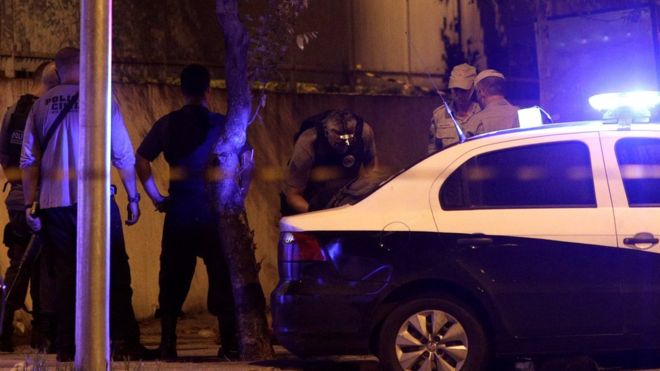 Polícia faz investigação criminal na área do homicídio de Marielle Franco
