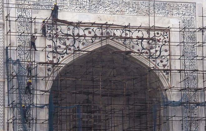 Правительство проводит регулярные реставрационные работы на Тадж-Махале