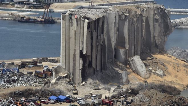 Общий вид последствий взрыва в порту Бейрута через шесть дней после взрыва в городе Бейрут