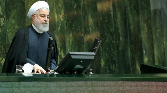 حسن روحانی گفته پس از ۱۶ ماهی که از شروع تحریم های آمریکا می گذرد به دلیل "مقاومت" جمهوری اسلامی "نگاه دنیا به مردم ایران عوض شده است"