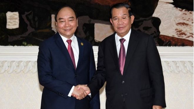 Chủ tịch nước Nguyễn Xuân Phúc đã hội kiến với Thủ tướng Campuchia Hun Sen