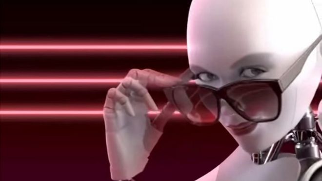 La "fembot" de la marca de vodka sueca Svedka.