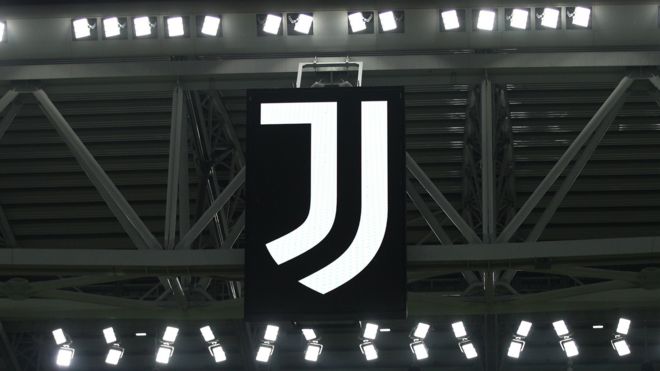 Juventus clubs logo (centre)