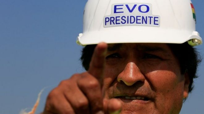 Президент Боливии Эво Моралес посетил строящуюся Южную термоэлектростанцию ??при поддержке SIEMENS в Якуибе, Боливия, 10 августа 2017 года.