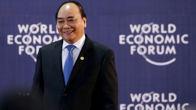 Thủ tướng Việt Nam Nguyễn Xuân Phúc dự Diễn đàn Kinh tế Thế giới vùng Mekong ở Hà Nội năm 2016
