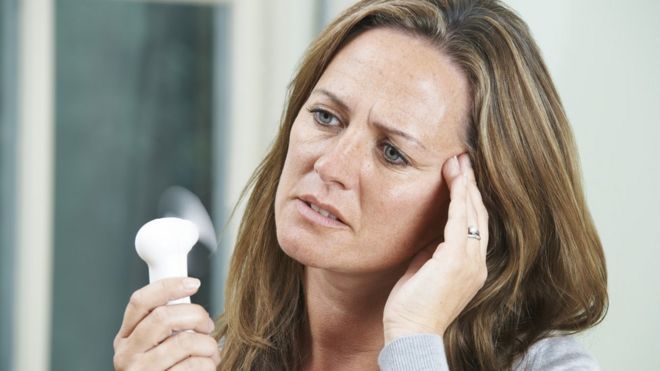 Nagli napadi vrućine uobičajeni su simptomi pred početak menopauze