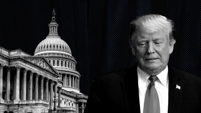 Una imagen compuesta del Capitolio y el presidente Donald Trump