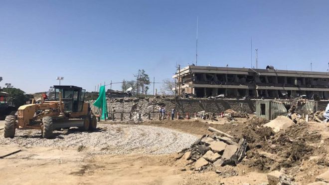 Ущерб на месте взрыва в Кабуле