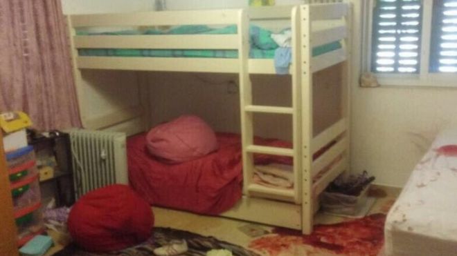 Izrael hostel girl photos pics