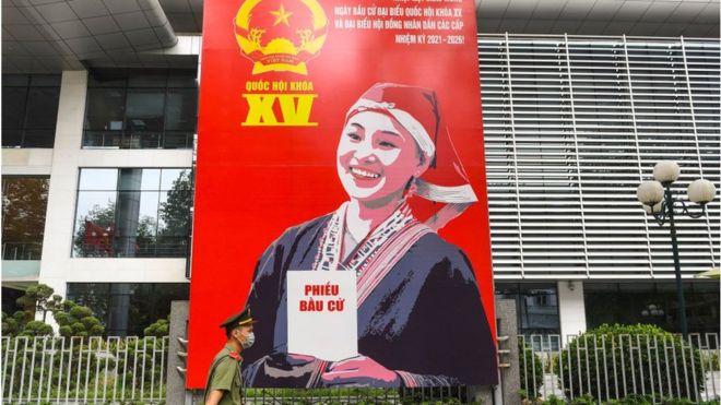 Hình ảnh cổ động bầu cử trên đường phố Hà Nội