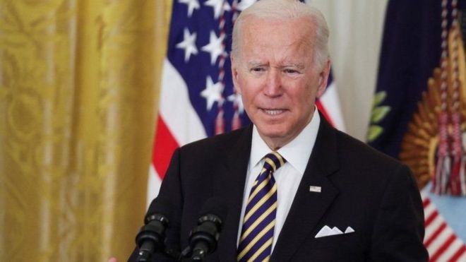 "Nga là kẻ xâm lược... chúng ta phải và sẽ buộc họ phải chịu trách nhiệm," Tổng thống Biden nói hôm thứ Năm 28/4