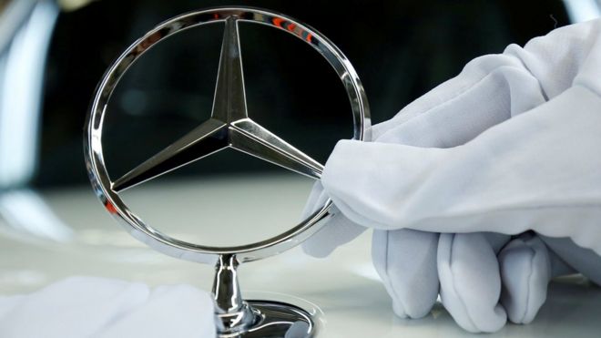 Logo de Mercedes.