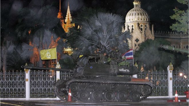 รถถังหน้าทำเนียบรัฐบาล