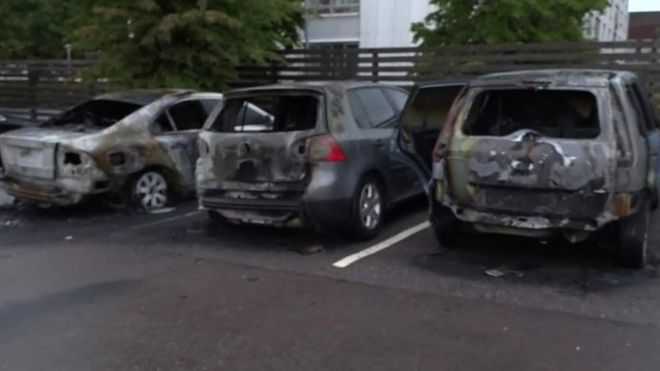 Сожженные автомобили в Гетеборге, Швеция