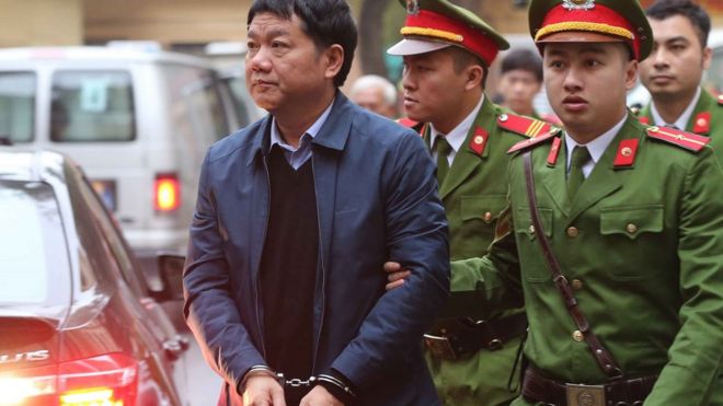 Динь ??Ла Тханг, бывший член Политбюро и один из самых высокопоставленных чиновников Коммунистической партии, предстанет перед судом