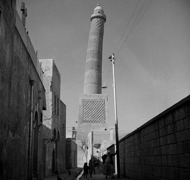 Минарет Большой мечети аль-Нури в Мосуле, север Ирака (февраль 1963 г.)