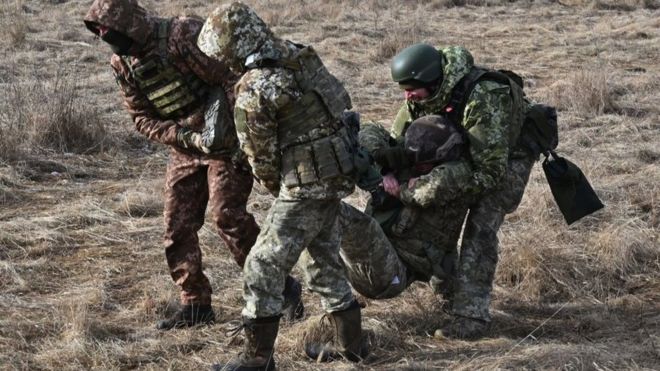 військові