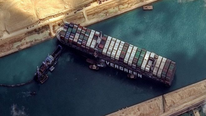 تكررت حوادث جنوح السفن بقناة السويس المصرية