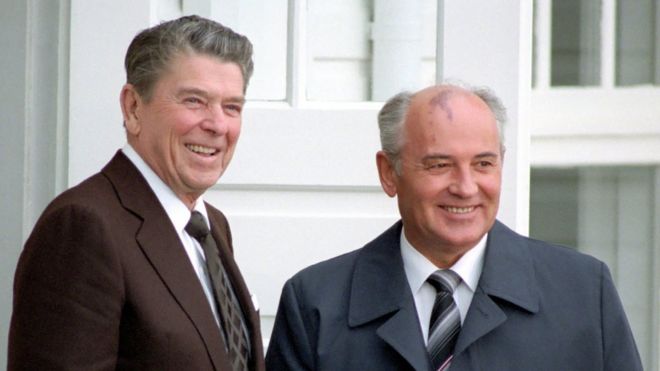 Reagan y Gorbachev en Islandia.
