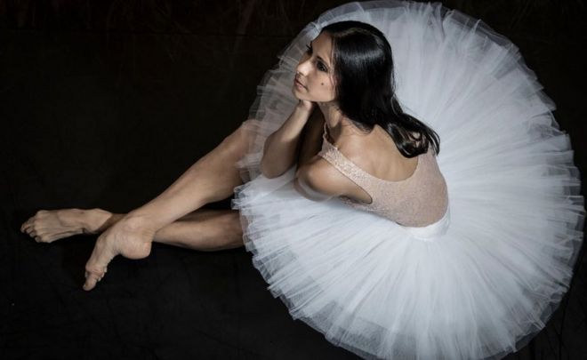 Elisa Carillo, Primera bailarina del Ballet Estatal de BerlÃ­n y ganadora de el Premio Benois de la Danse, mÃ¡ximo galardÃ³n del ballet.