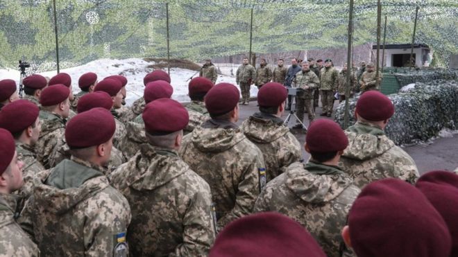 Президент виступив перед особовим складом штабу АТО на території Донецької та Луганської областей