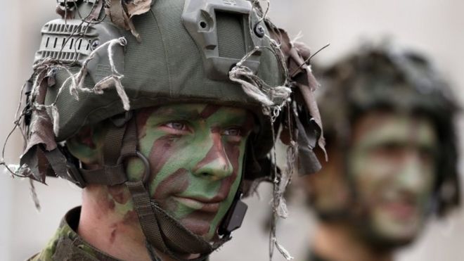 Солдат на учениях НАТО