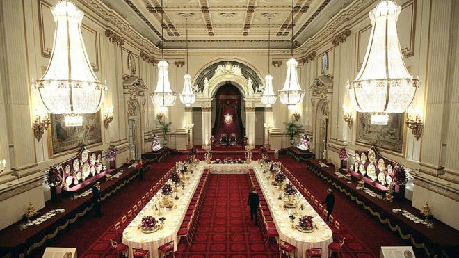 Бальный зал Букингемского дворца для государственного банкета