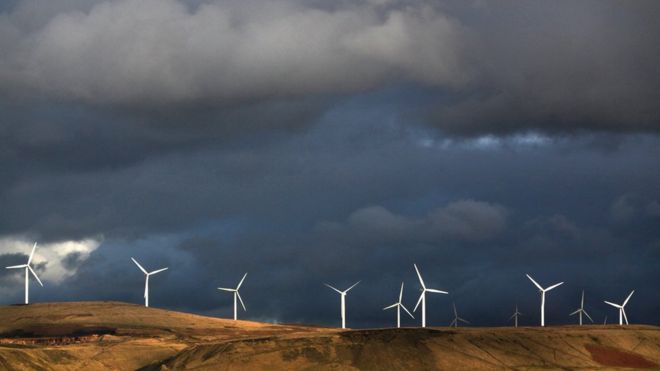 Ветряная электростанция Скаут-Мур на Южных Пеннинах недалеко от Рочдейла