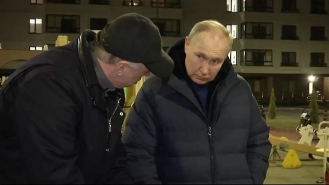 بوتين يتفقد خرائط ماريوبول