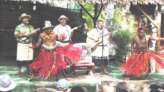 Trình diễn văn hoá truyền thống tại Polynesian Cultural Center