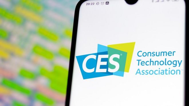 Bir telefonda CES logosu