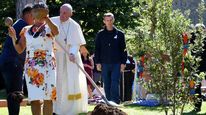 Papa em comunidade na Amazônia