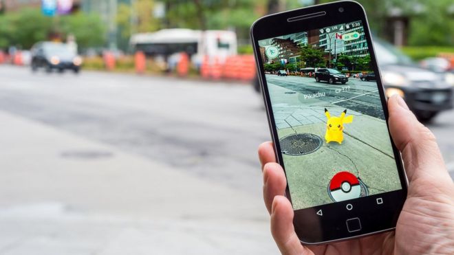 Играем в Pokemon Go на улице