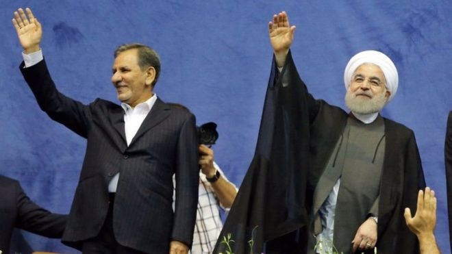 Rais Hassan Rouhani (kulia) anawania muhula wa pili