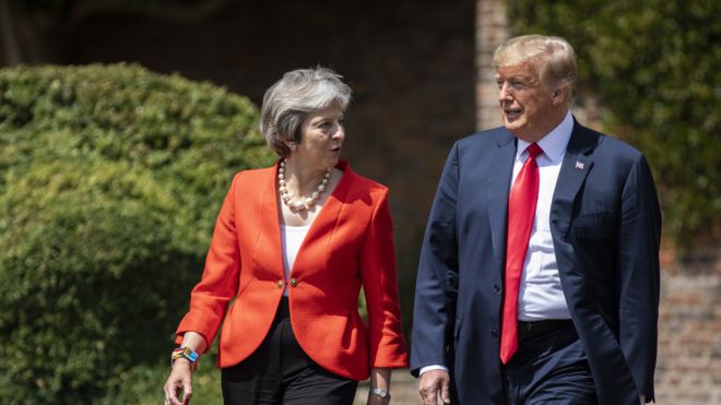Тереза ??Мэй и Дональд Трамп в «Шашки» в Эйлсбери, Англия, 13 июля 2018 года