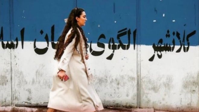 بر اساس گزارش‌ها تعداد افرادی که با حجاب اجباری در ایران مخالفت می کنند، افزایش چشمگیری یافته است